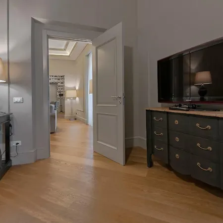 - Teatro Luxury Apartment *