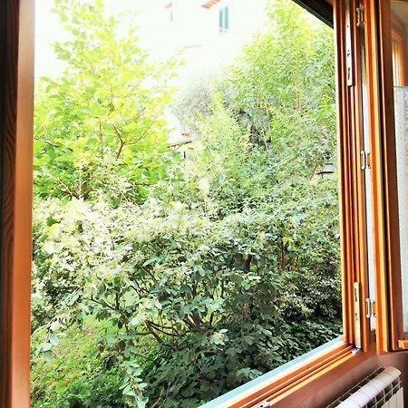 Apartment Garden Terrace Oltrarno