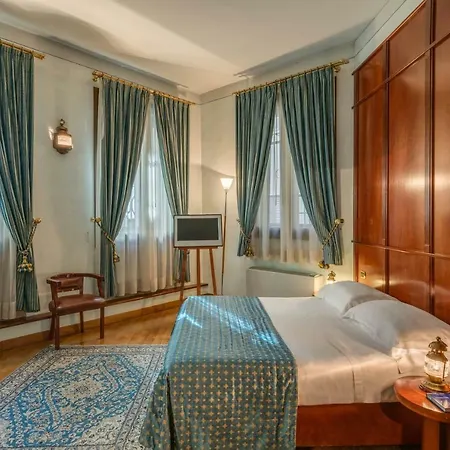 Residenza D'epoca In Piazza Della Signoria 2*