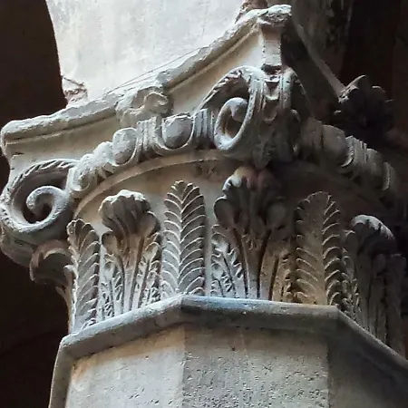 Palazzo Larioni Dei Bardi *