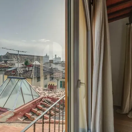 - Santa Croce Panoramic View Apartment