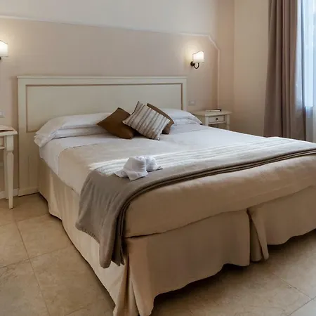 Bed & Breakfast Dimora Salviati 3*
