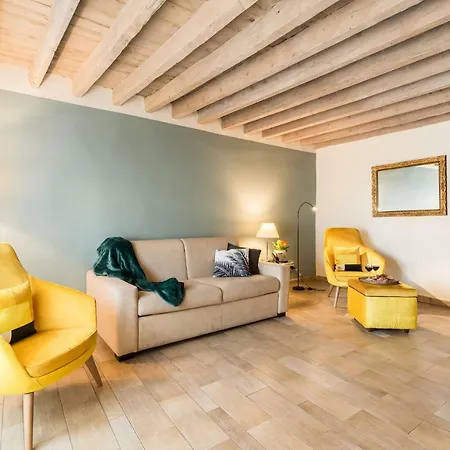 Family Rinascimento Palace Apartment Florence