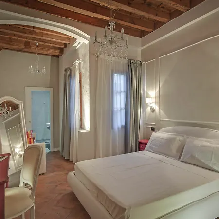 Affittacamere Residenza D'epoca Borgo Albizi 3*