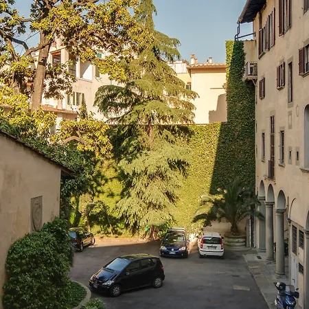 Residenza D'epoca Borgo Albizi Affittacamere 3*