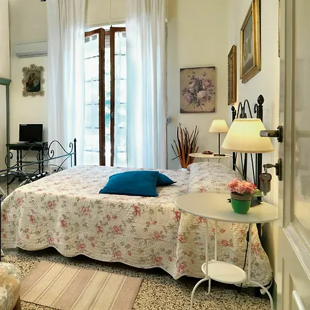 Residenza Oltrarno Hotel 3*