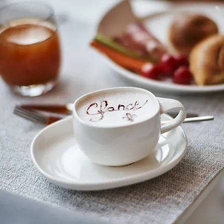 Hotel Glance In
