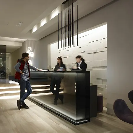 Hotel Glance In
