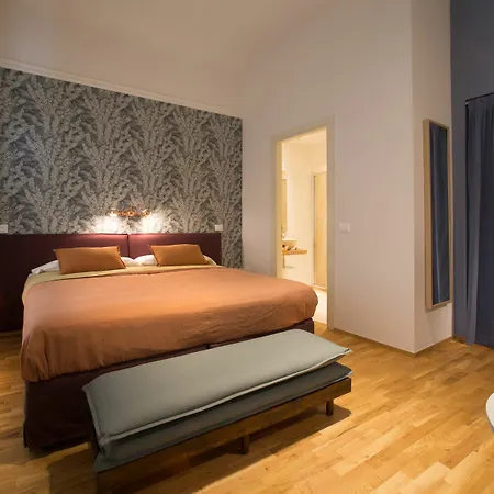 B&B 로레나 스위트 3*