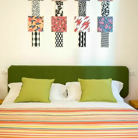 Zip . Design In Couette-café 3*