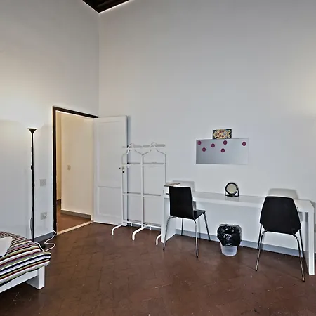 Santi Apostoli Apartment *
