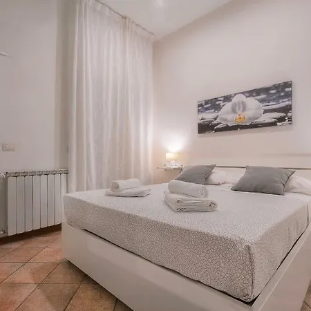 Wine Moscato Apartment Florence
