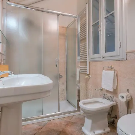 Wine Moscato Apartment Florence