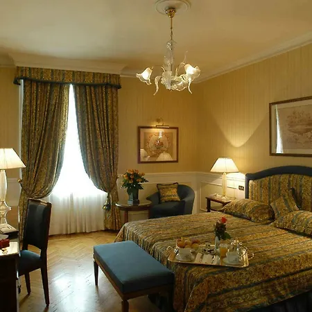 Plaza Lucchesi Hotel
