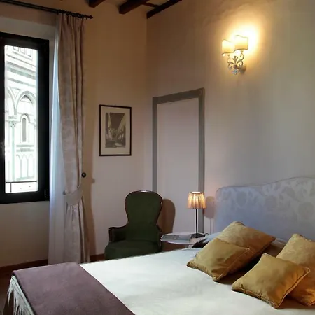 Cathedral View Apartment *