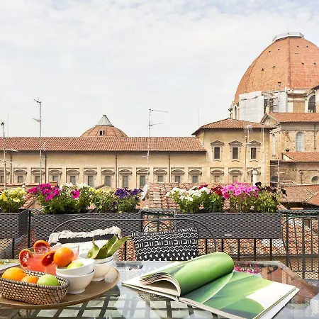 Great Apts Few Steps To The Duomo Apartment *
