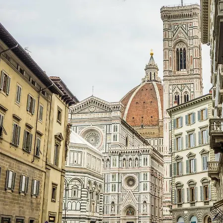 Apartment Great Apts Few Steps To The Duomo Florence