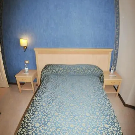 Hhb Hotel 3*