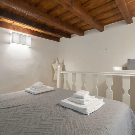 Casa Da Verrazzano In Santa Croce Florence