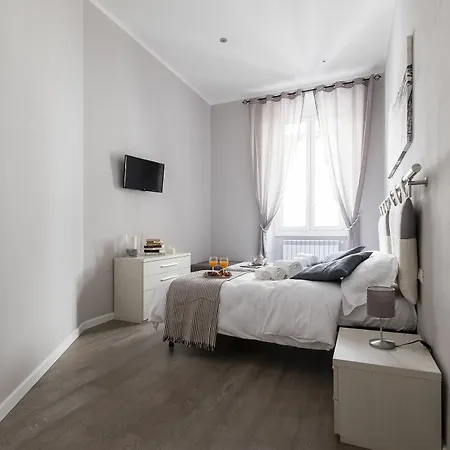 Silver Novella Luxury *