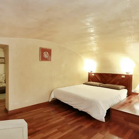 Apartment Via Santo Spirito 6 *