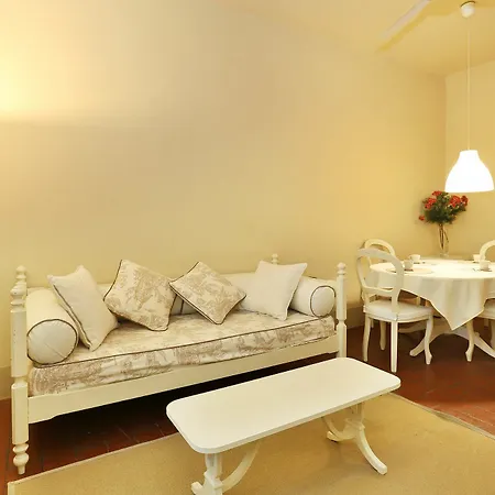 Via Santo Spirito 6 *