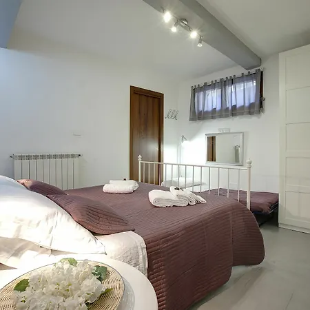 Risveglio In Piazza Santa Croce Apartment
