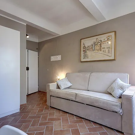 Apartment Risveglio In Piazza Santa Croce Florence