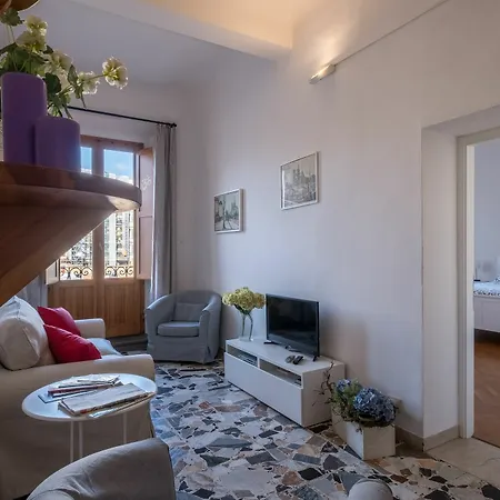 Santa Maria Novella Apartment
