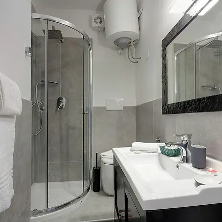Risveglio In Piazza Santa Croce Apartment *