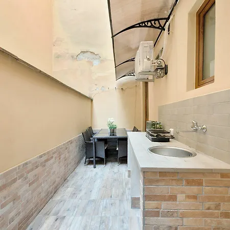 Santa Croce Cathedral By Mmega Apartment Florence