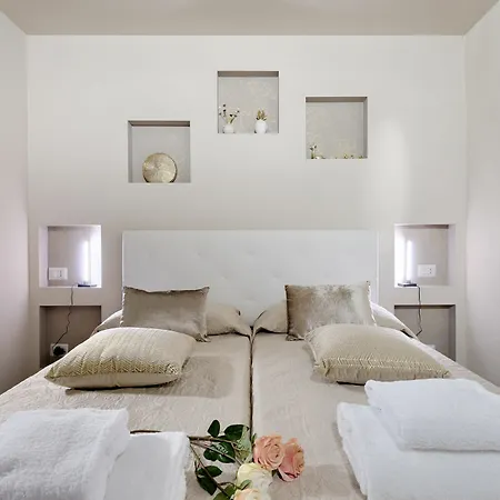 Apartment Santa Croce Cathedral By Mmega Florence