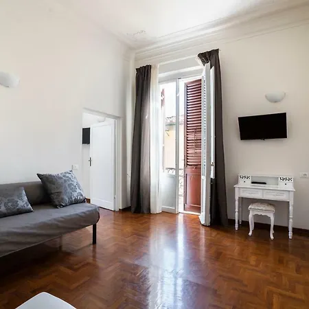 Live Guest house