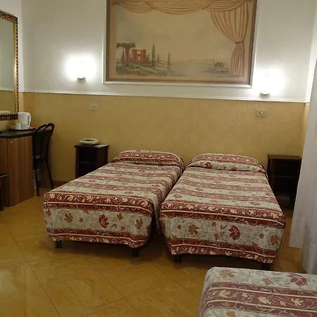 Ascot Hotel 3*