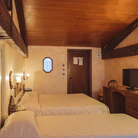 Croce Di Malta Hotell 4*