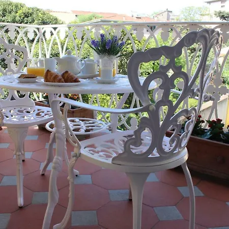 Opera D'arte City Center Apartment *