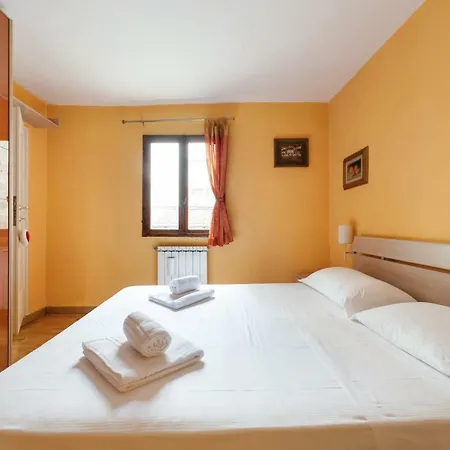 Like A Local In Oltrarno Apartment