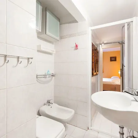 Like A Local In Oltrarno Apartment *