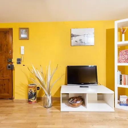 Like A Local In Oltrarno Apartment *