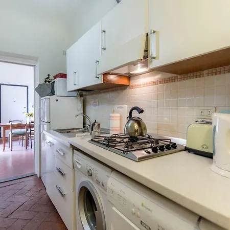 Dante Apartment