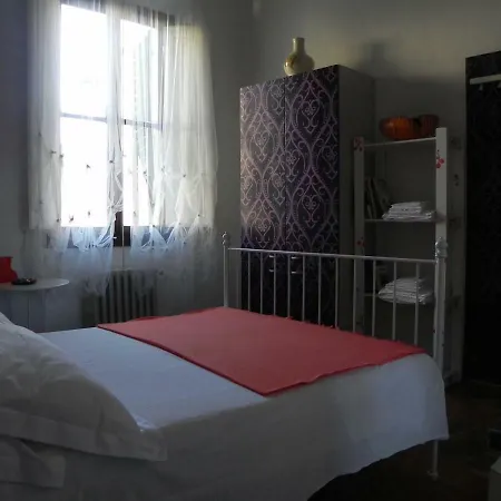 Villino Degli Artisti Bed & Breakfast