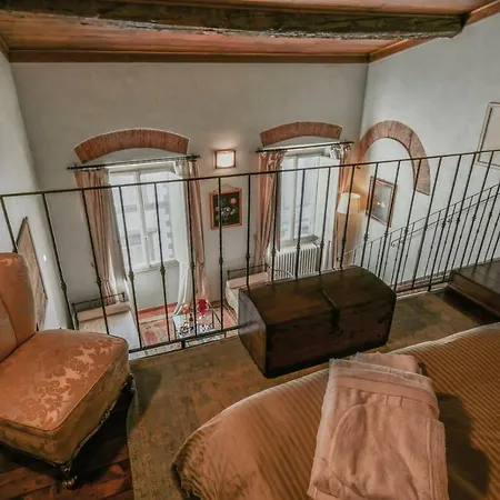 Apartment Romantic Terrace Florence