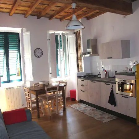 Santa Croce Apartment *