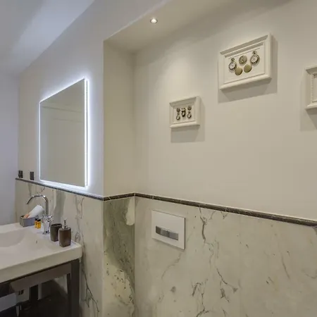 Cherubini Palace Thematic Apartman Firenze