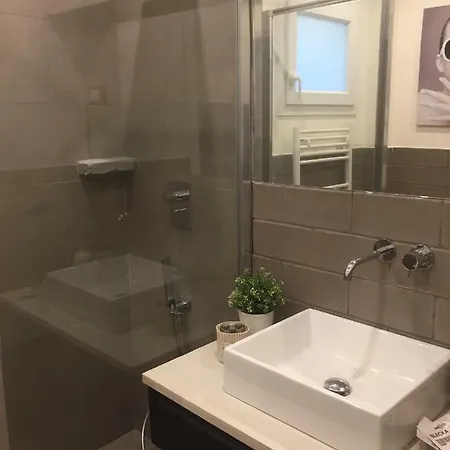 Leon Rosso Flat Apartment *