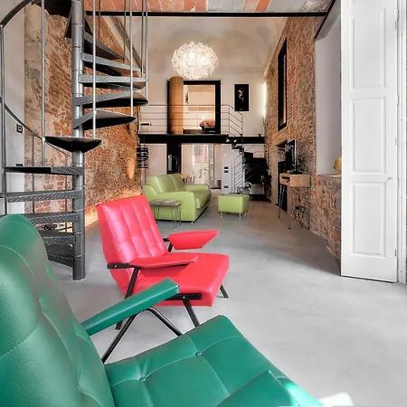 Apartment Stone Walls Deluxe