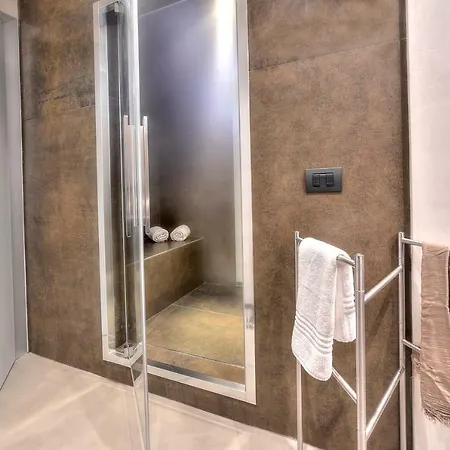 Apartment Stone Walls Deluxe