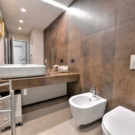 Stone Walls Deluxe Apartment *