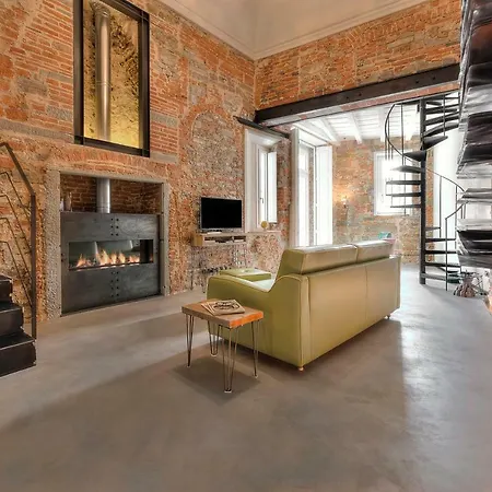 Stone Walls Deluxe Apartment Florence