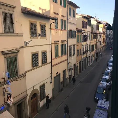 A Due Passi Dal Lungarno Apartment *